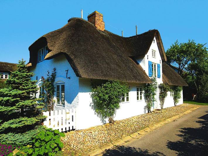 Ferienhaus für 4 Personen, mit Terrasse und Garten in Oldsum