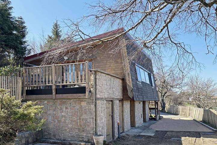 Gîte pour 6 personnes, avec Terrasse et Jardin à Le Bessat