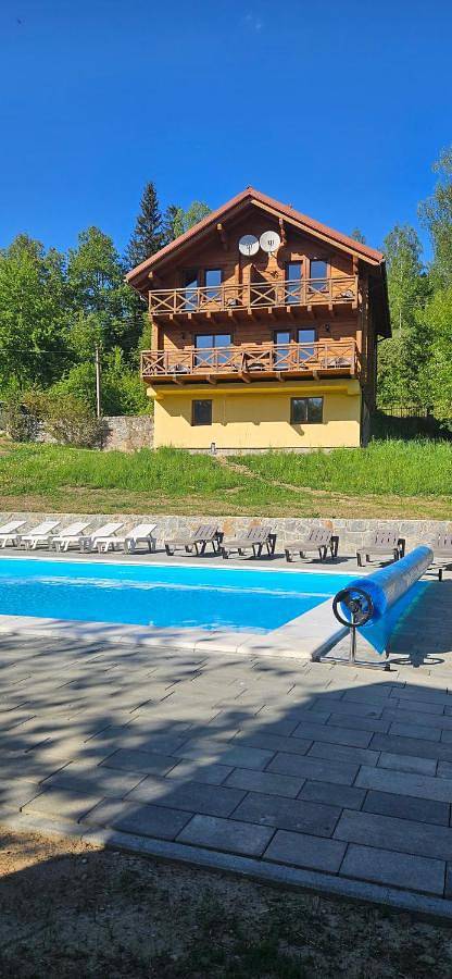Domek letniskowy dla 10 osób, z sauna i widok oraz basen i ogród w Ukraina