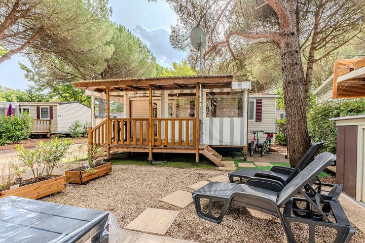 Mobil home pour 6 personnes, avec bassin pour enfant et jardin, adapté aux familles à Gastes - 4