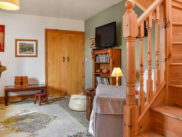 Log Cabin for 4 People in Swansea region, Photo 4