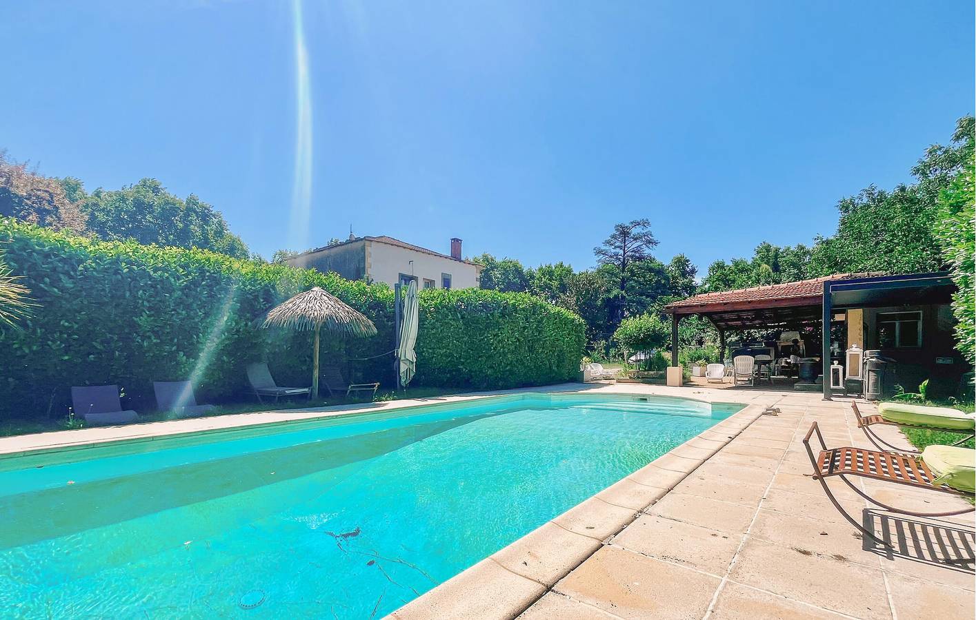 Appartement confortable avec piscine et WiFi, à 2 km de Saint-Paul-les-Fonts in Connaux, Région de Nîmes