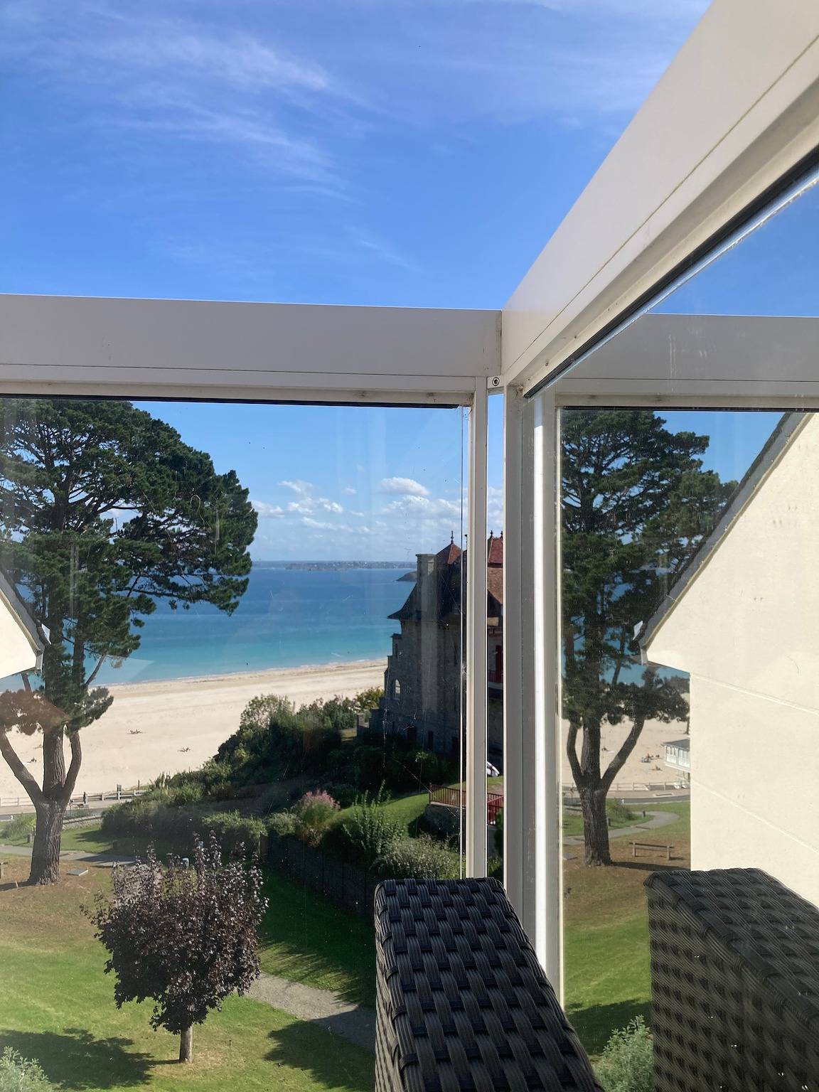 Appartement entier, Appartement 'Newport Vue Mer' avec vue sur mer, terrasse privée et Wi-Fi in Saint-Cast-le-Guildo, Région de Dinan