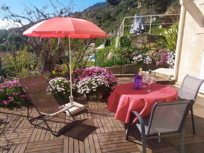 Appartement de vacances pour 2 personnes, avec Terrasse et Jardin ainsi que Piscine et Vue
