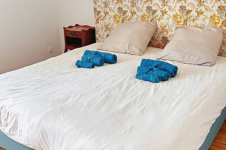 Location de vacances pour 8 personnes, avec jardin à Roussines - 2