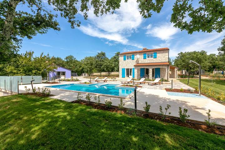 Villa pour 4 personnes, avec jardin et piscine, animaux acceptés à Funtana - 3