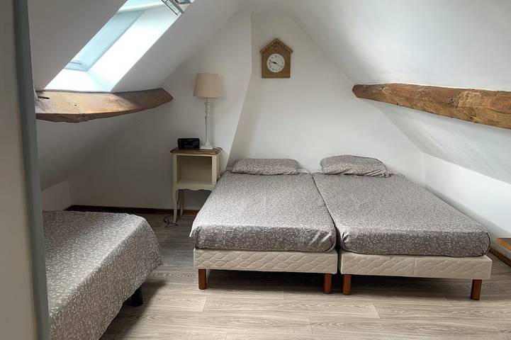 Location de vacances pour 5 personnes, avec terrasse et jardin à Farges-en-Septaine - 2