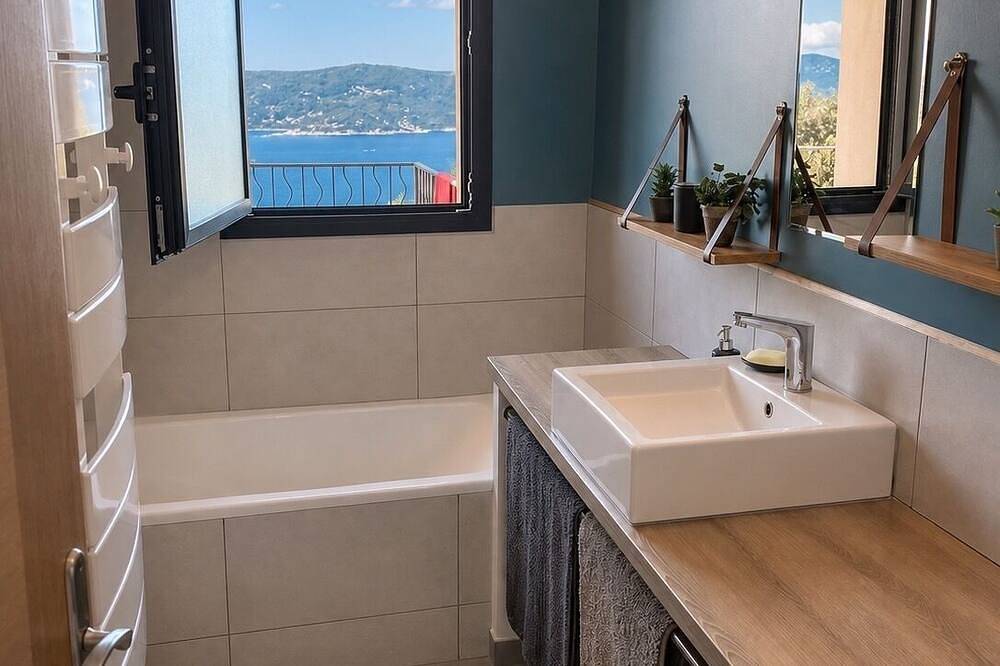 Maison  d'exception au calme vue magnifique. in Olmeto, Arrondissement de Sartène