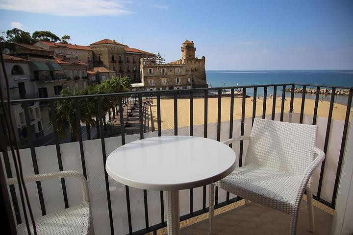 Ferienwohnung für 4 Personen, mit Terrasse und Ausblick in Santa Maria di Castellabate - 2