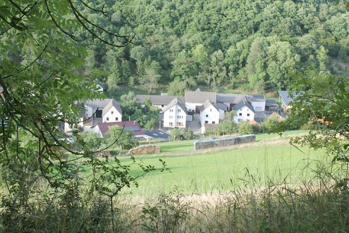 Ferienhaus für 9 Personen, mit Ausblick und Garten