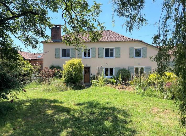 Location de vacances pour 10 personnes, avec Terrasse ainsi que Jardin et Vue dans Baigts-de-Béarn