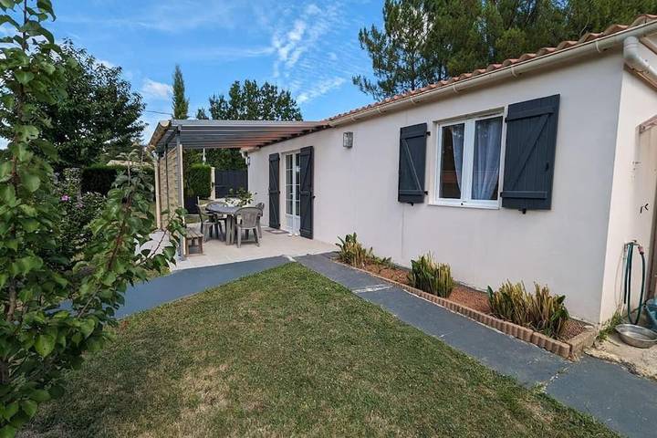 Location de vacances pour 4 personnes, avec jardin et terrasse à Montendre - 4