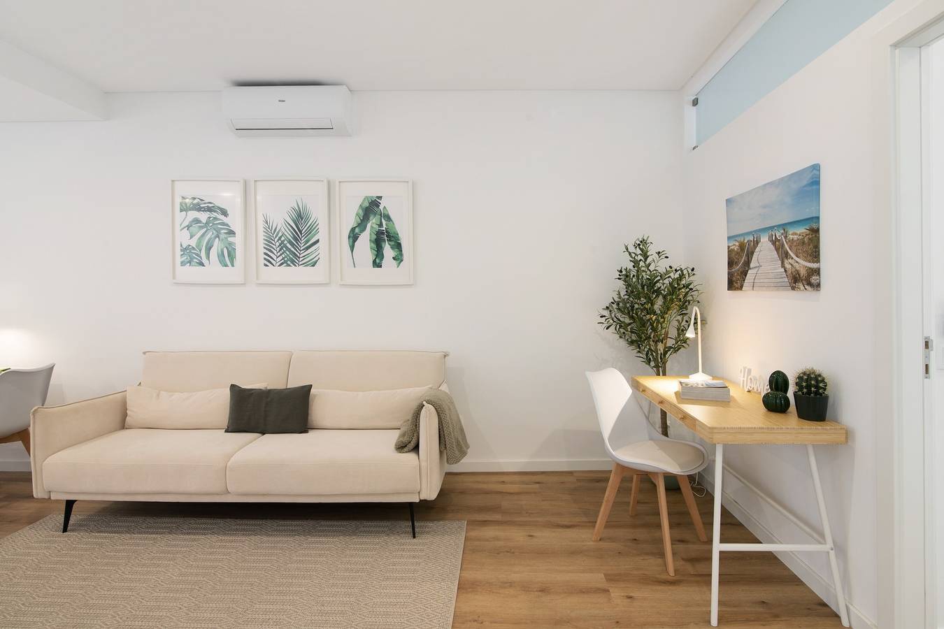 Apartamento inteiro, Apartamento 'Downtown Lux' com terraço partilhado, acesso Wi-Fi e ar condicionado in Sé (Faro), Faro