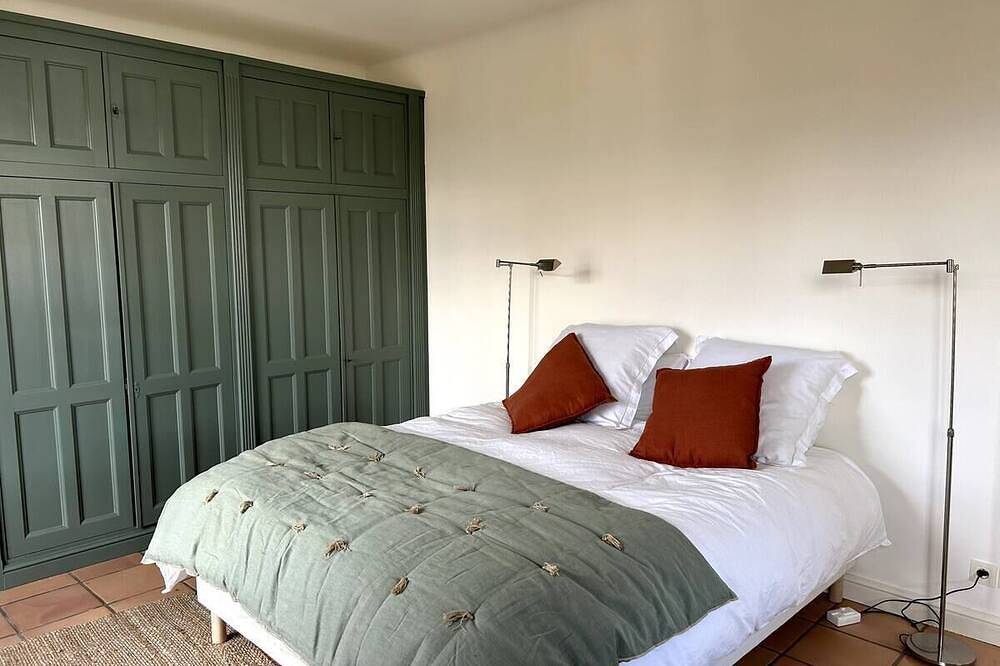 Beautiful family home in the heart of the Basque countryside, less than 30 minutes from the beaches in Espelette, Bayonne region