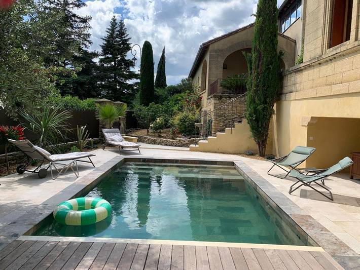 Location de vacances pour 6 personnes, avec jardin ainsi que vue et piscine à Saint-Maximin (Nimes) - 3