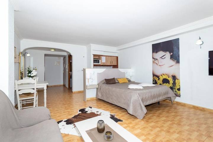 Apartahotel para 2 personas, con Balcón además de Terraza y Vistas en Torrevieja