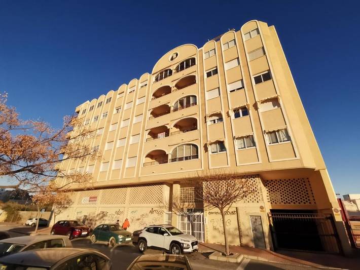Apartamento de vacaciones para 6 personas, con piscina además de balcón y vistas - 1