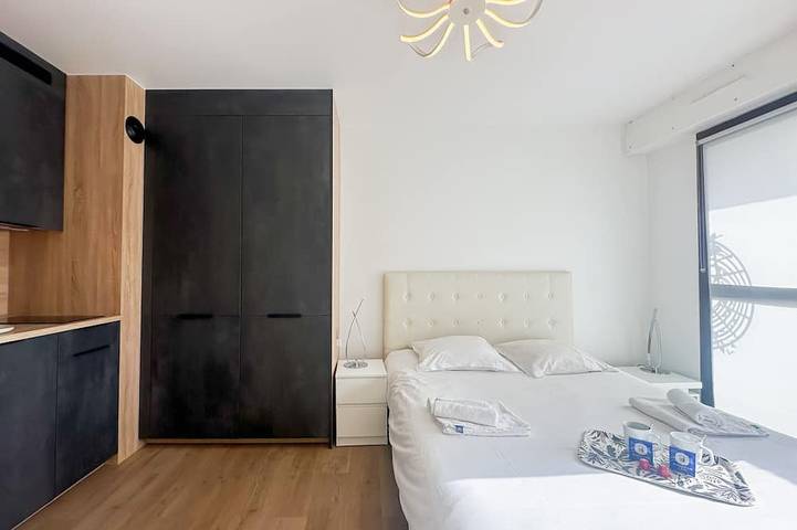 Gîte pour 2 personnes, avec balcon et jardin dans Gare d'Annecy - 3