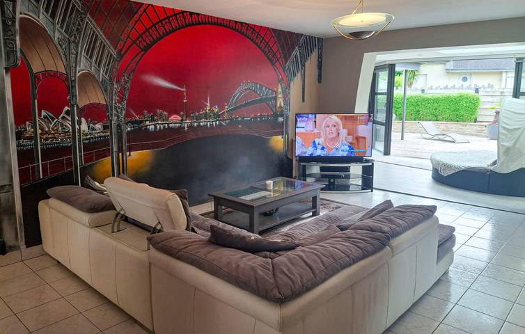 Acogedor apartamento con WiFi, lavadora, TV, aparcamiento, jardín - a 1 km de Landivisiau in Landivisiau, Región de Morlaix