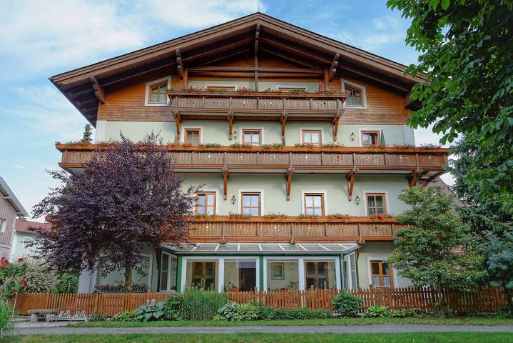 B&B für 4 Personen, mit Balkon und Garten sowie Ausblick in Seeboden