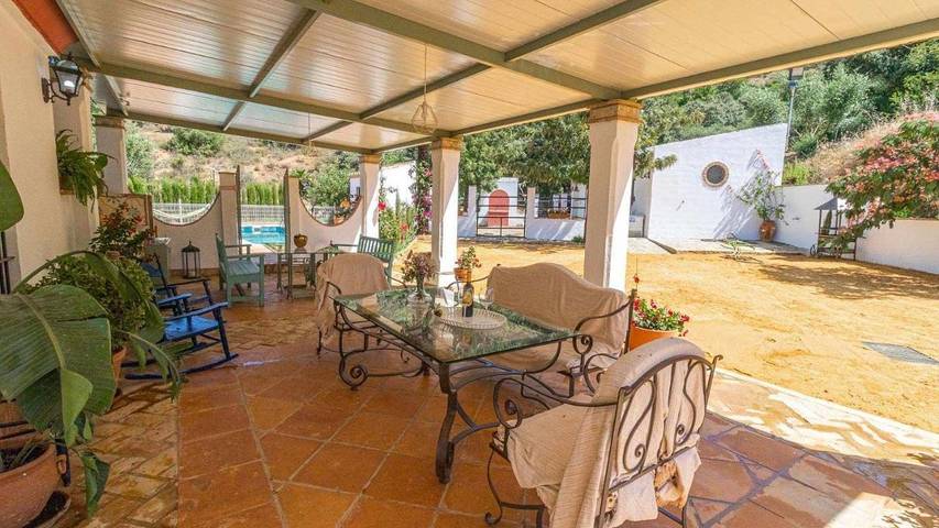 Location de vacances pour 8 personnes, avec jardin et piscine à Lora del Río - 2