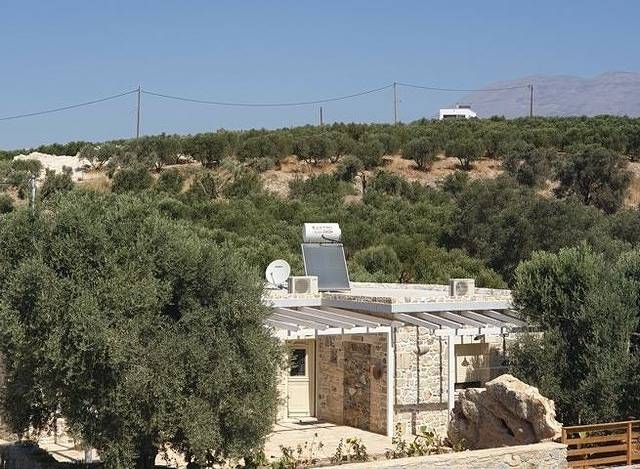 Ferienhaus für 4 Personen, mit Balkon und Terrasse sowie Garten und Pool in Pitsidia