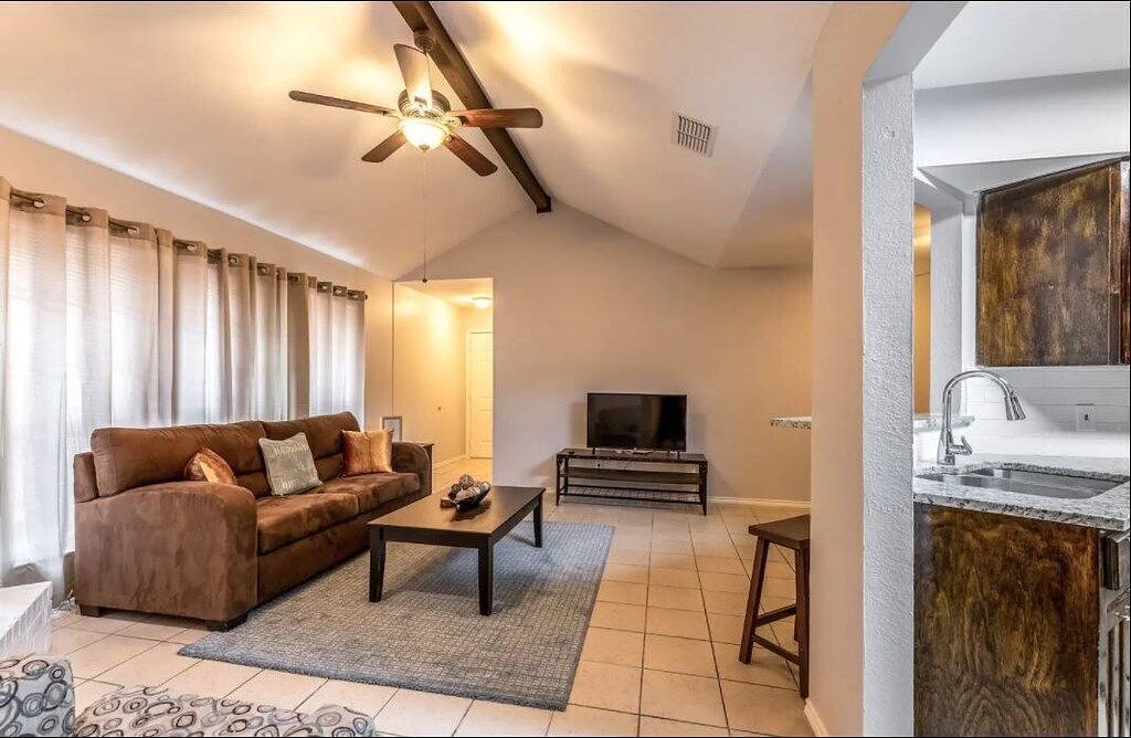Modern 2 Br near At&T Stadium & Six Flags • Sleeps 6 in Arlington, Tarrant County