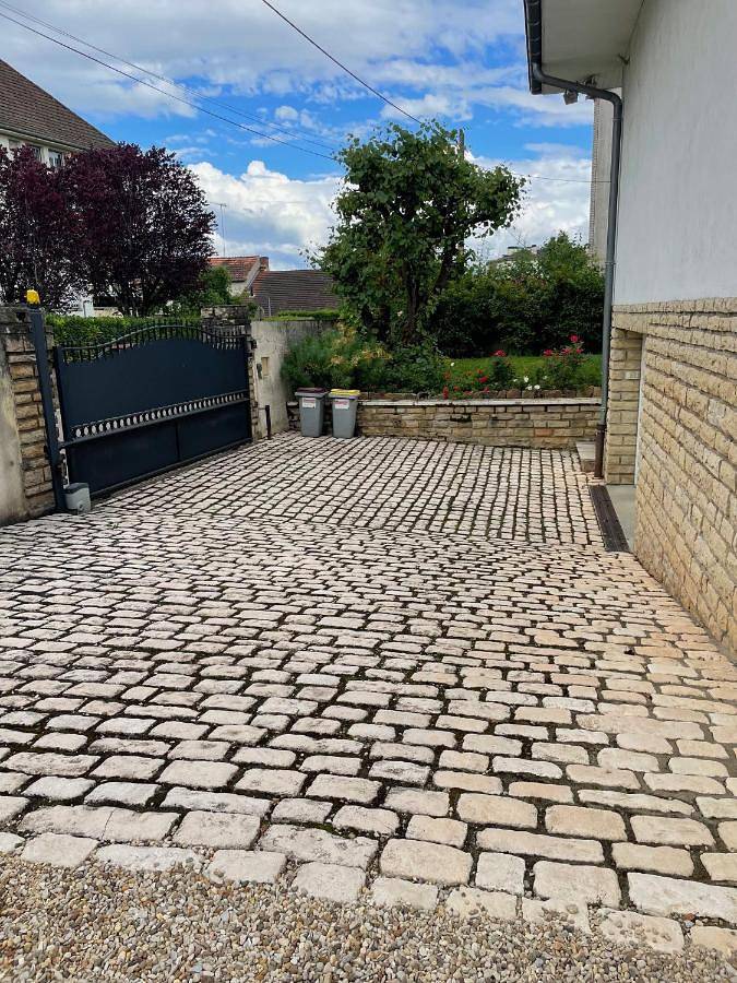 Double Room with Private Bathroom in Beaune, Région de Beaune