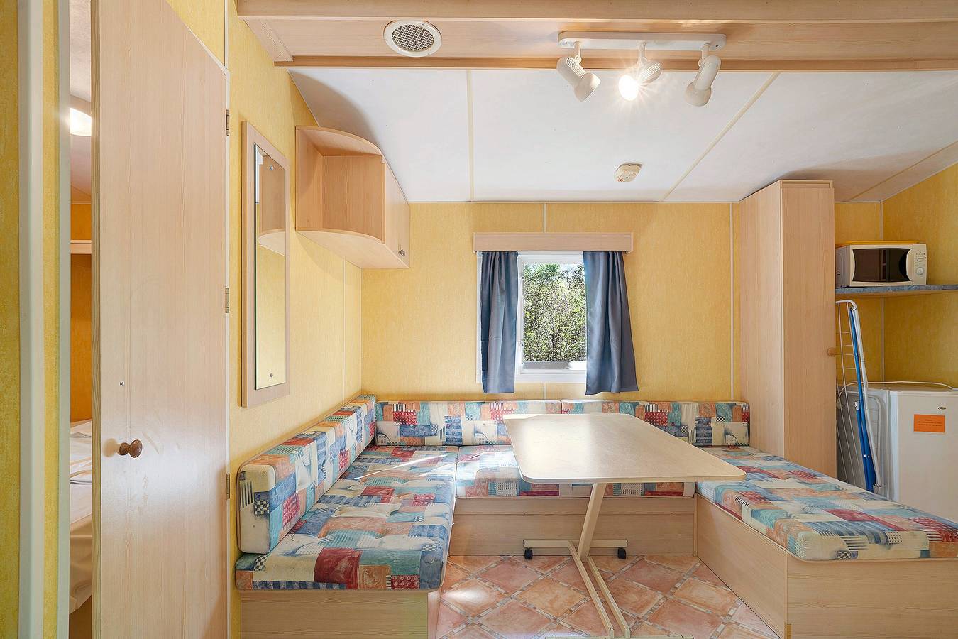 Mobil-home « Dans Village de Gîtes » avec piscine partagée in Calviac-en-Périgord, Périgord Noir