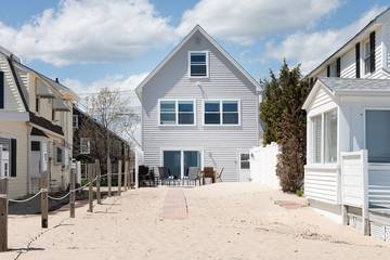 Vacation House for 12 Guests in Clinton, Connecticut, Picture 2