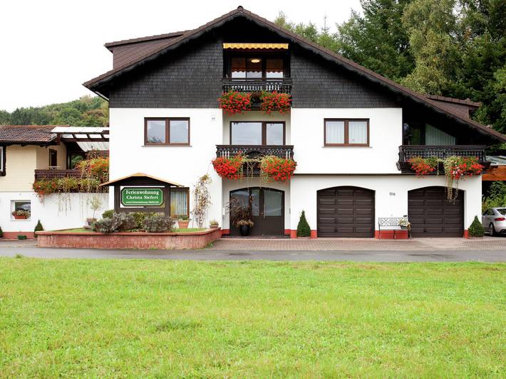 Hütte für 6 Personen, mit Balkon und Balkon/Terrasse sowie Garten im Odenwald