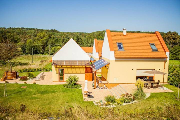 Ferienwohnung für 6 Personen, mit Sauna und Garten sowie Whirlpool und Pool - 1