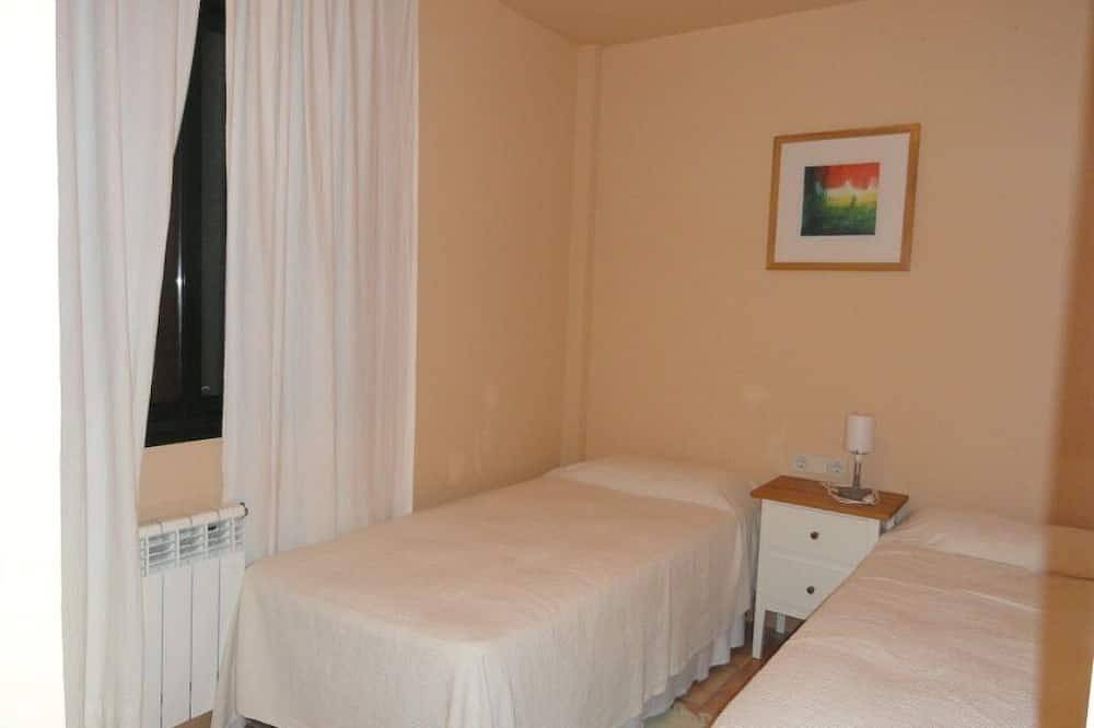 Apartamento entero, Apartamento vistas al Golf. Ideal para familias que buscan relax y tranquilidad. in Navata, Alt Empordà