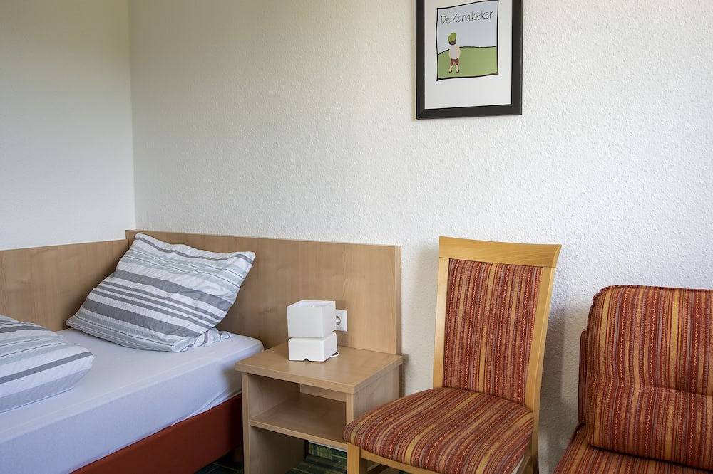 Ganze Wohnung, Fewo zwischen Lübeck und Ratzeburg: Balkon, W-Lan, direkt am Elbe-Lübeck-Kanal in Berkenthin, Kreis Herzogtum Lauenburg