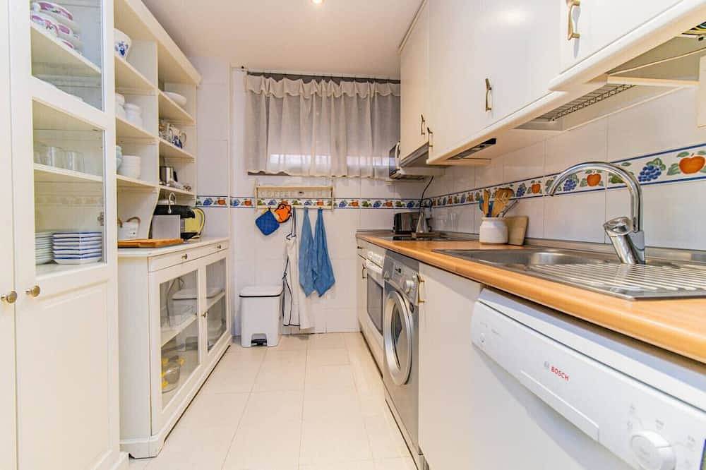 Geheel appartement, Relax Above the City - Terrace, Views & Comfort in Huesca, Huesca Provincie