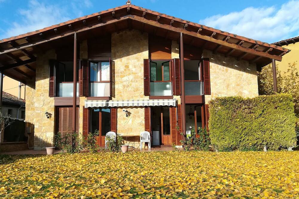 Sajazarra. Holiday home Detached villa 160 m / 2 very bright in Sajazarra, La Rioja Province