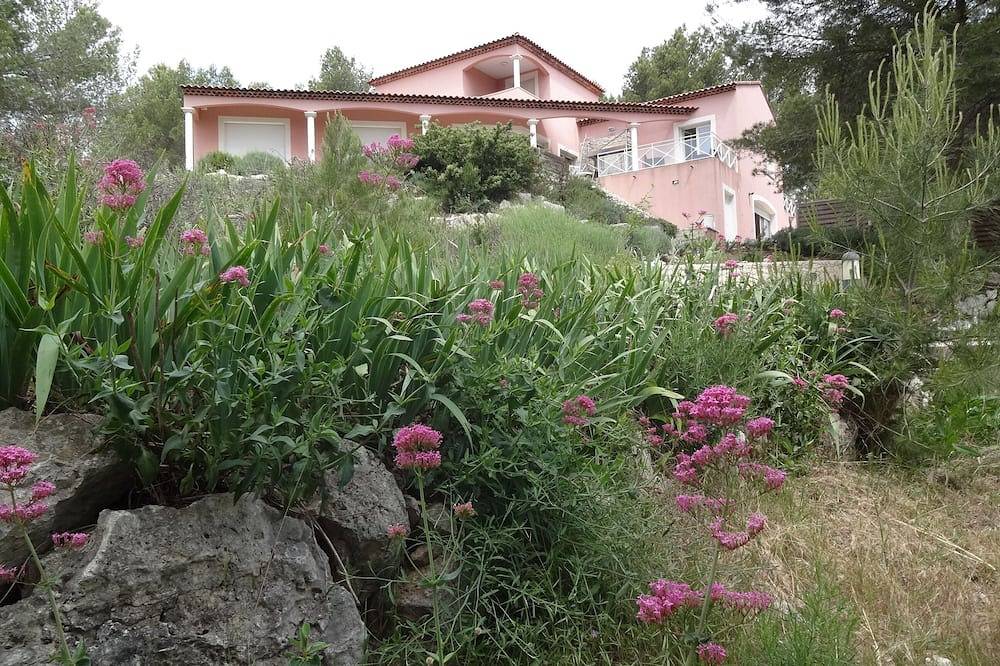 170 m² architect-designed house in the charming village of Ventabren in Ventabren, Mittelmeerküste (Frankreich)