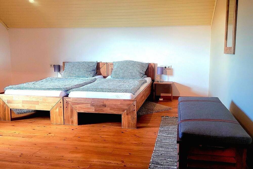 Ganze Wohnung, Ferienwohnung \"Storchennest\" - Haus Wilder Hunsrück in Schmißberg, Saar-Nahe-Bergland
