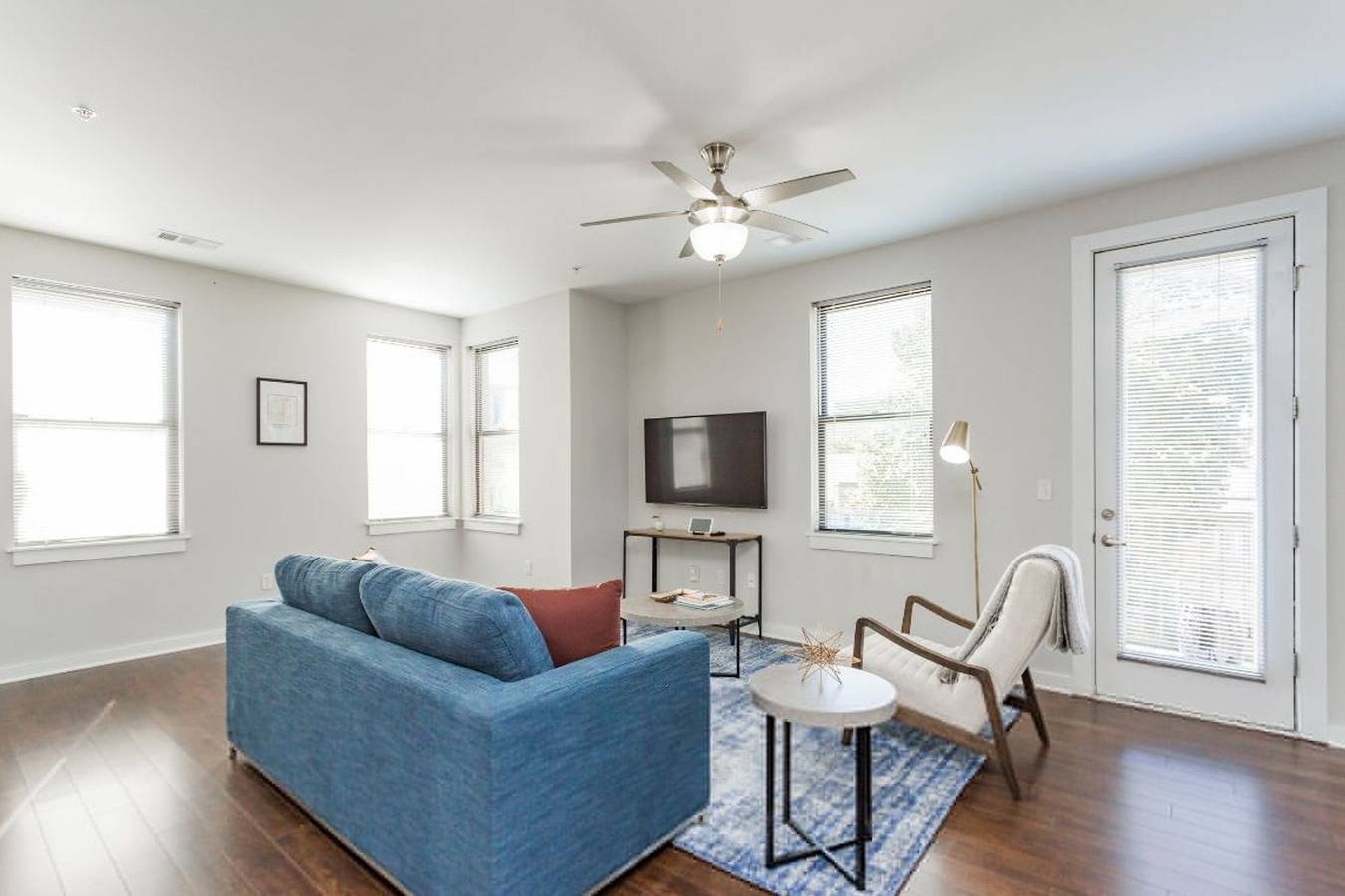 Entire apartment, Cozysuites Music Row Spacious 2Br free parking 10 in Nashville, Tennessee