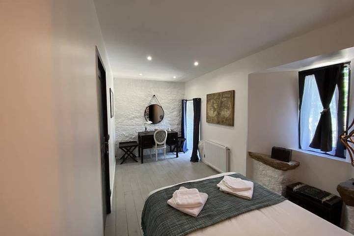 Location de vacances pour 12 personnes, avec sauna ainsi que jardin et jacuzzi à Saint-Urcize - 4