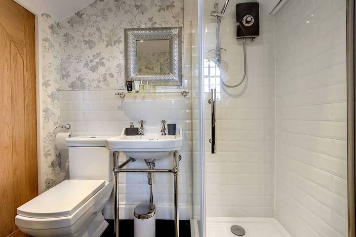 Entire apartment, Carnegie Library Bronte Apartment in South Yorkshire