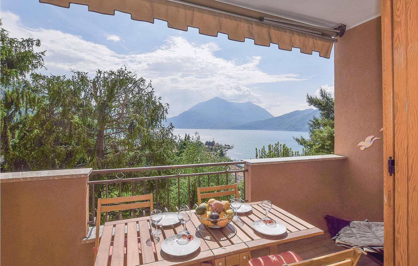Ganze Ferienwohnung, Terrassenwohnung mit Seeblick und WiFi in Bellano, Orobie Alpen West