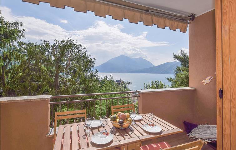 Appartamento intero, Appartamento a schiera vista lago con WiFi in Bellano, Alpi Orobie Occidentali