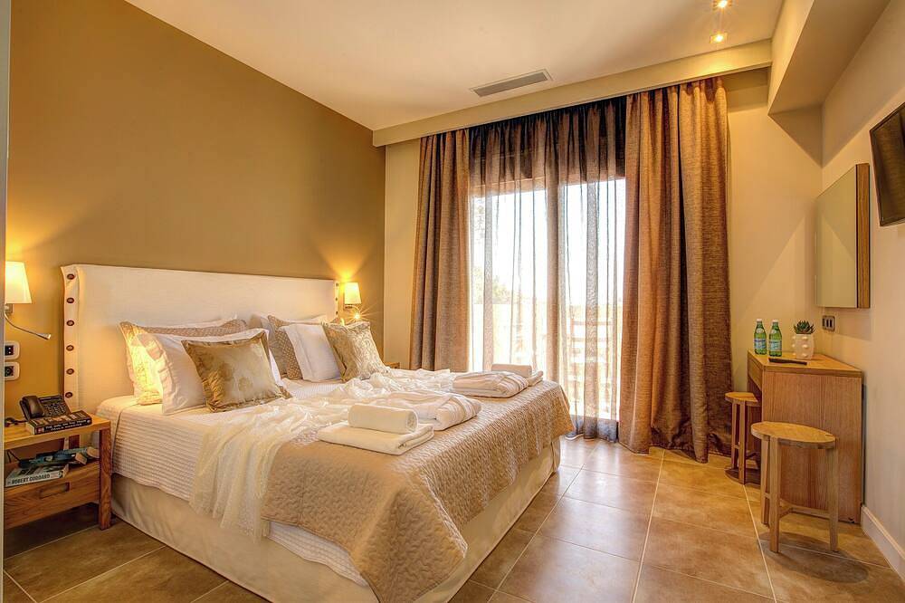 **New For 2016** Exclusive and private villa with pool in Lassi, Argostoli
