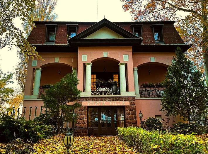 Villa für 16 Personen, mit Seeblick und Ausblick sowie Garten und Sauna, mit Haustier am Balaton - 4