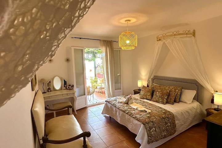 Location de vacances pour 8 personnes, avec jacuzzi ainsi que jardin et terrasse à Sant'Antonino - 2