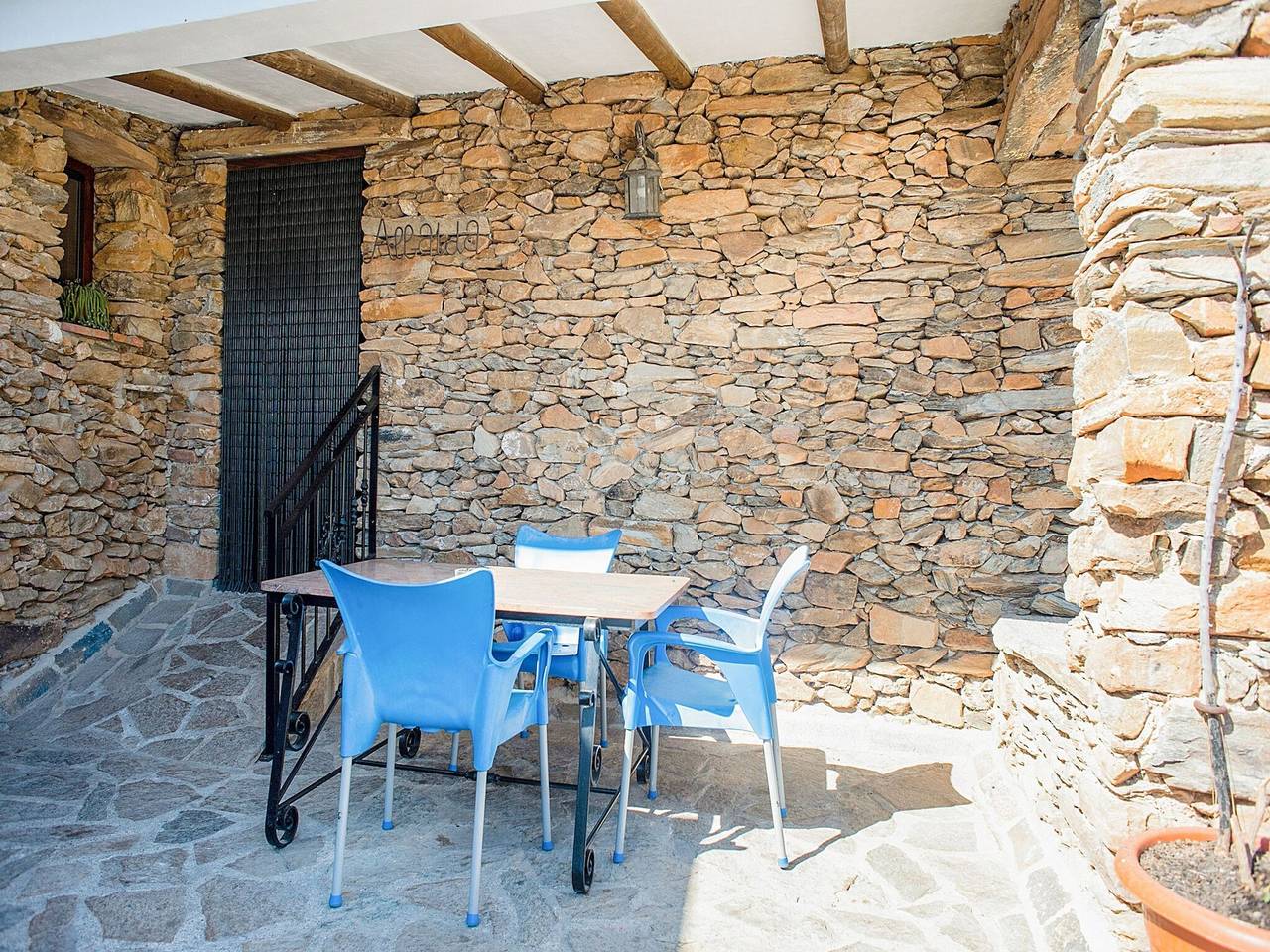 Rustic Cottage in Laroya with Swimming Pool and Terrace in Laroya, Cordillera Penibética