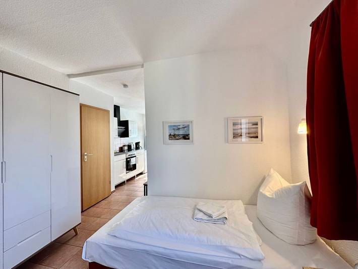 Ganze Wohnung, Ferienwohnung 5 – Studio und Meerblick in Strand Kleinhagen, Mönchgut