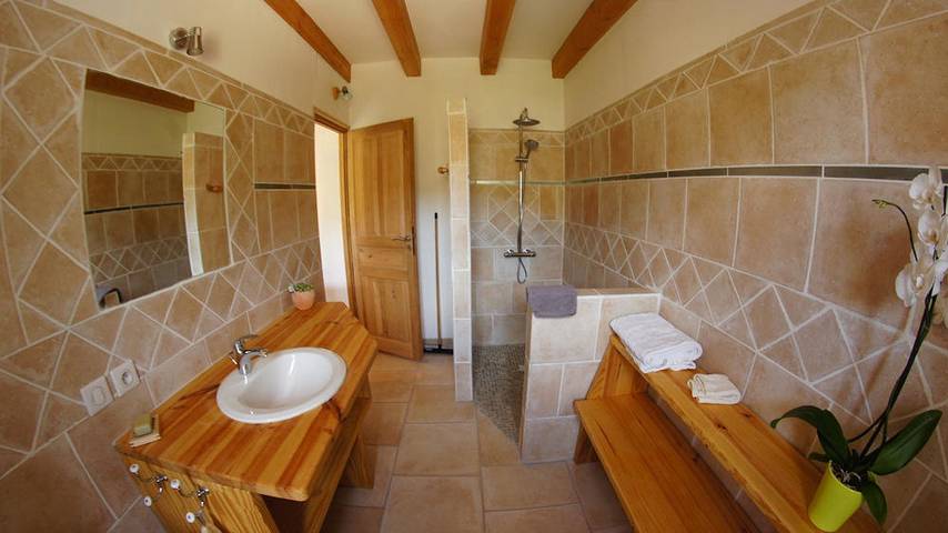 Chambre d’hôte pour 2 personnes, avec jardin dans l' Hérault - 4