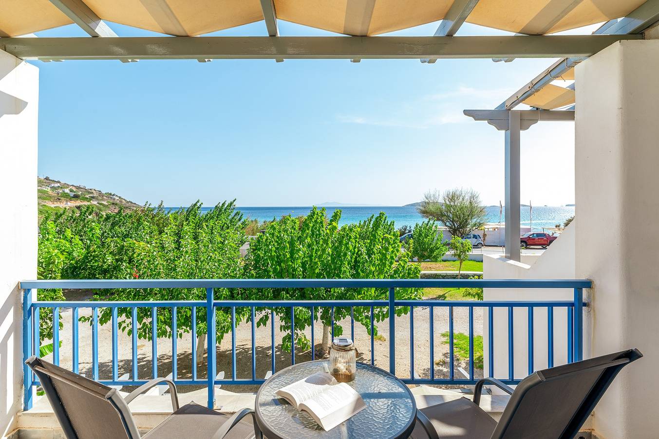 Vakantiehuis '3 Kypri Seaview Perasma Studio' met Uitzicht op Zee, Wifi en Airconditioning in Andros